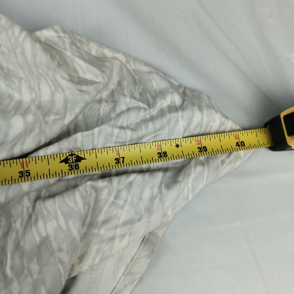 The Muses Lounge Size Medium Ivory Off Cream Gray Top Rayon Blend Faux Wrap - Picture 11 of 16